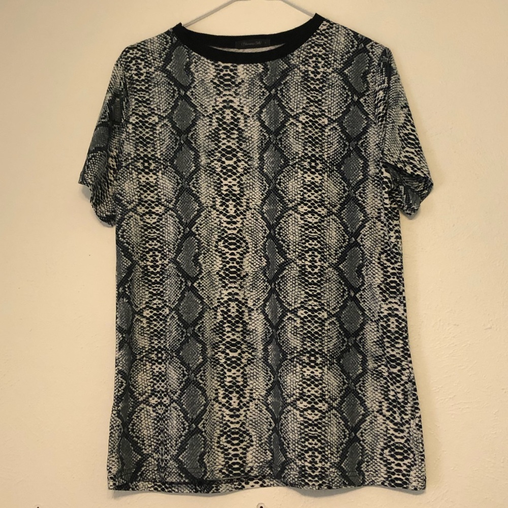 Snake print top
